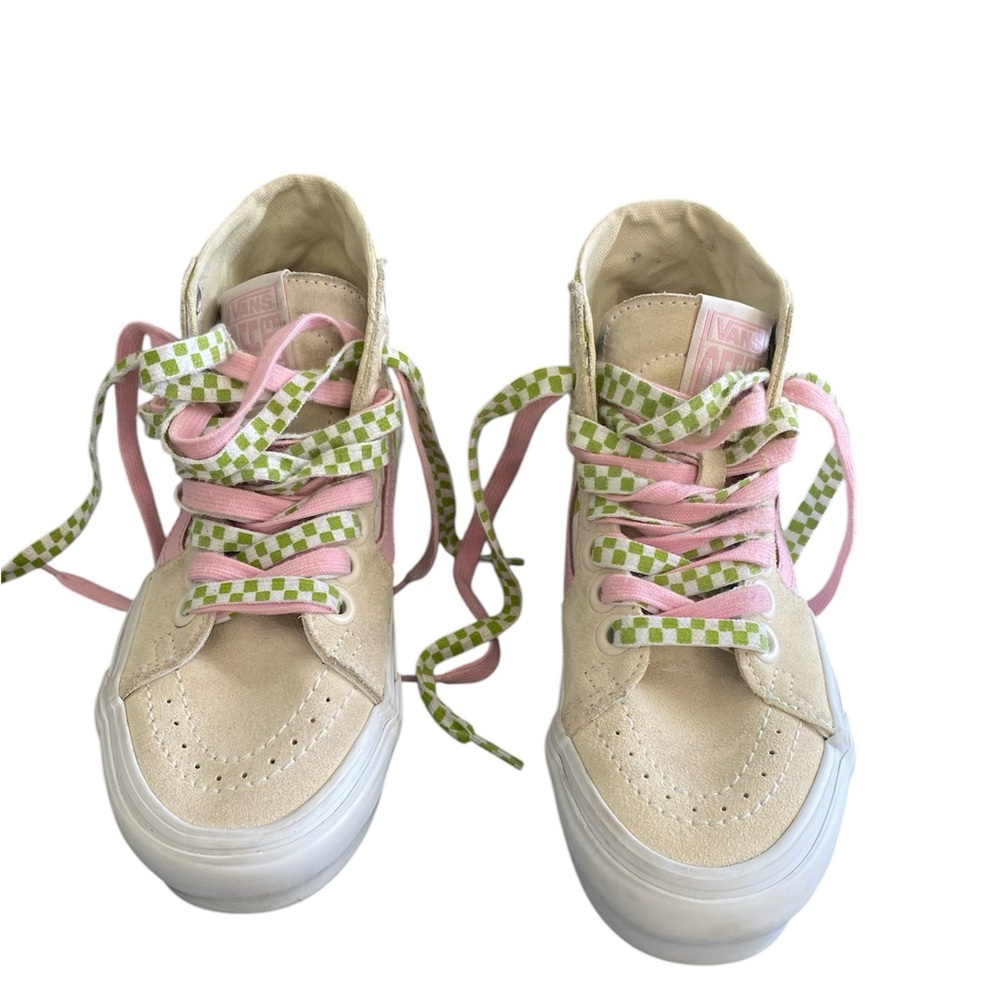 🚫sold on another site 🚫Vans  Sk8 hi-tops size 7 women’s size 5.5 men’s